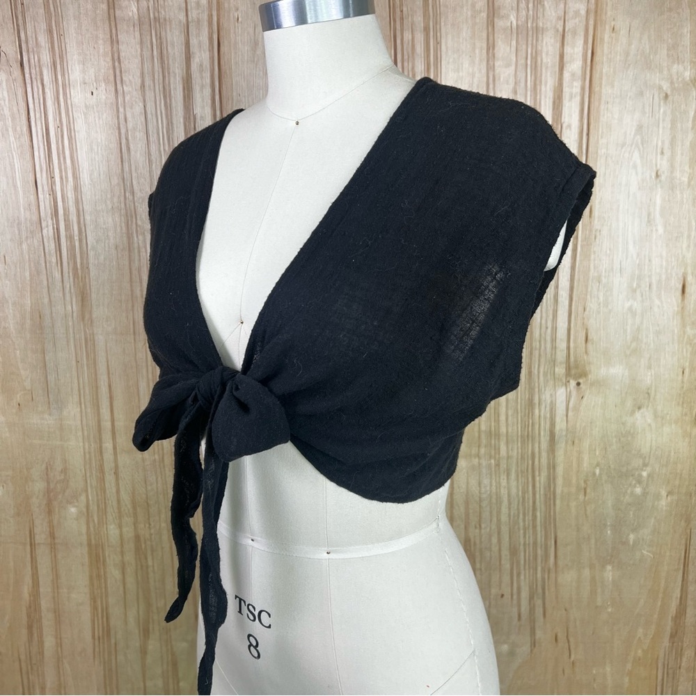 Black Linen Cropped Tie Top